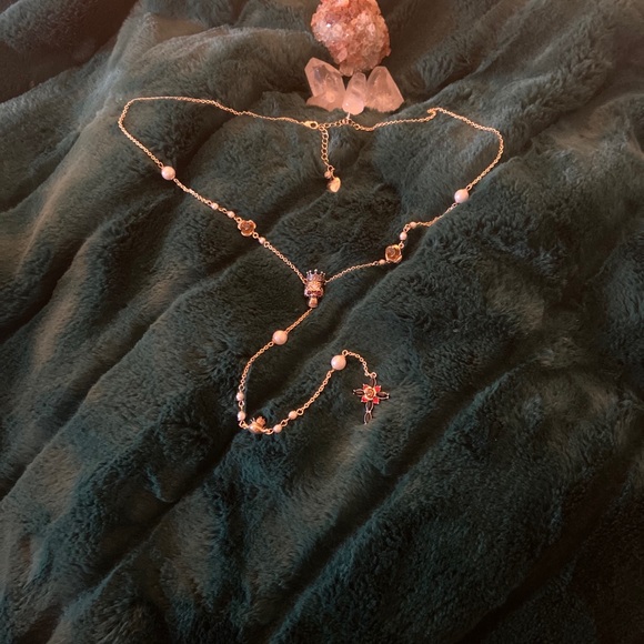 🖤BETSEY JOHNSON “ROCKIN ROSES” ROSARY NECKLACE❤️ - Picture 4 of 5